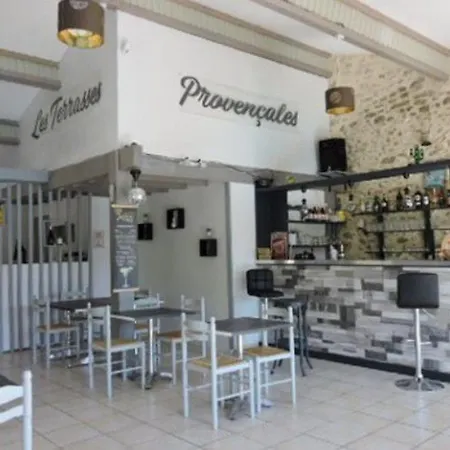 Mobil-home Avec Terrasse, 4 Personnes - Api-1-52-252 * Venterol (Drome)